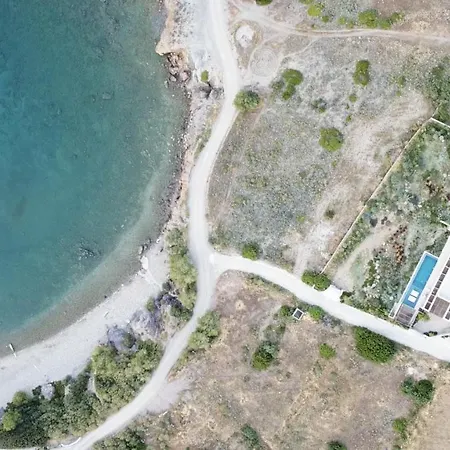 Nuez Villa